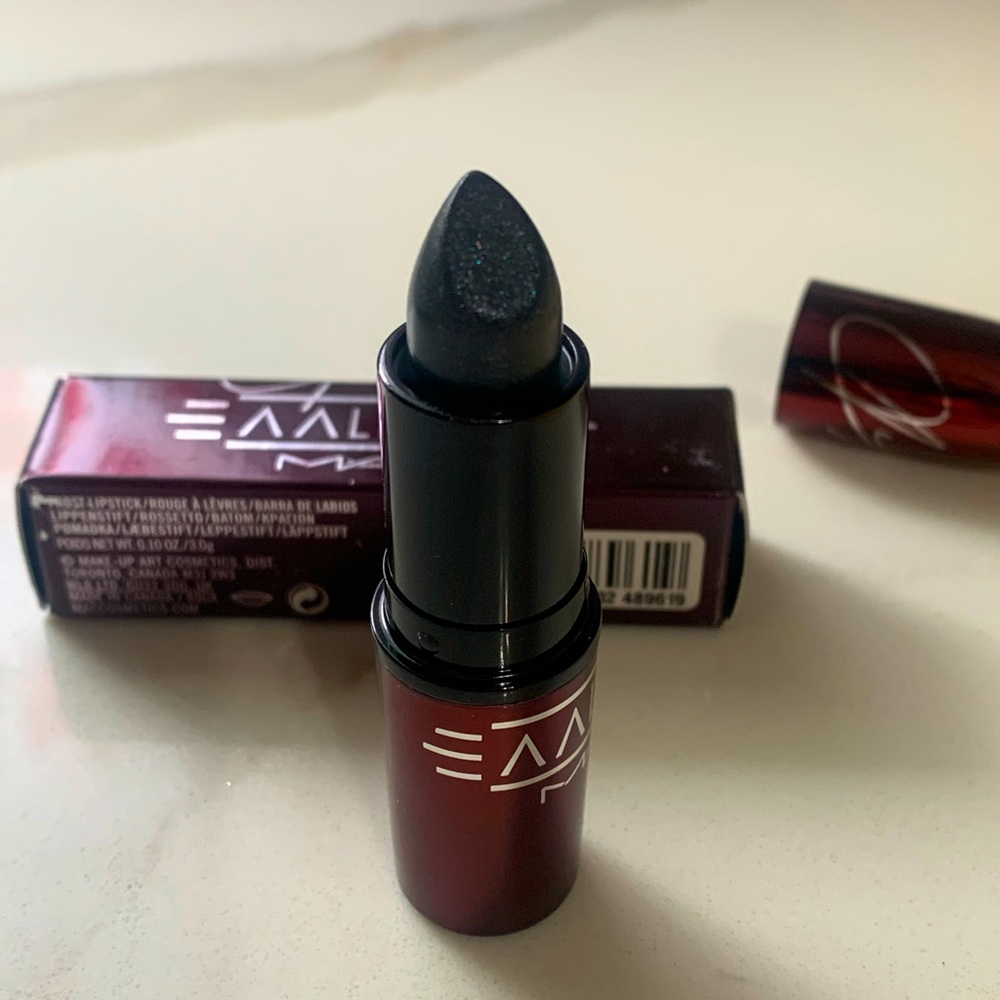 MAC Cosmetics Special Edition Aaliyah Street Thing Lipstick.